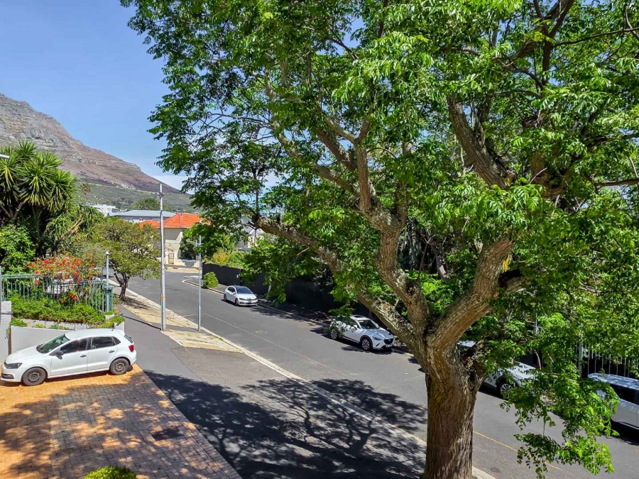 2 Bedroom Property for Sale in Vredehoek Western Cape
